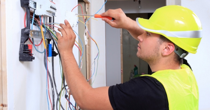 Elektrik Tesisatı Bakımı & Yenileme